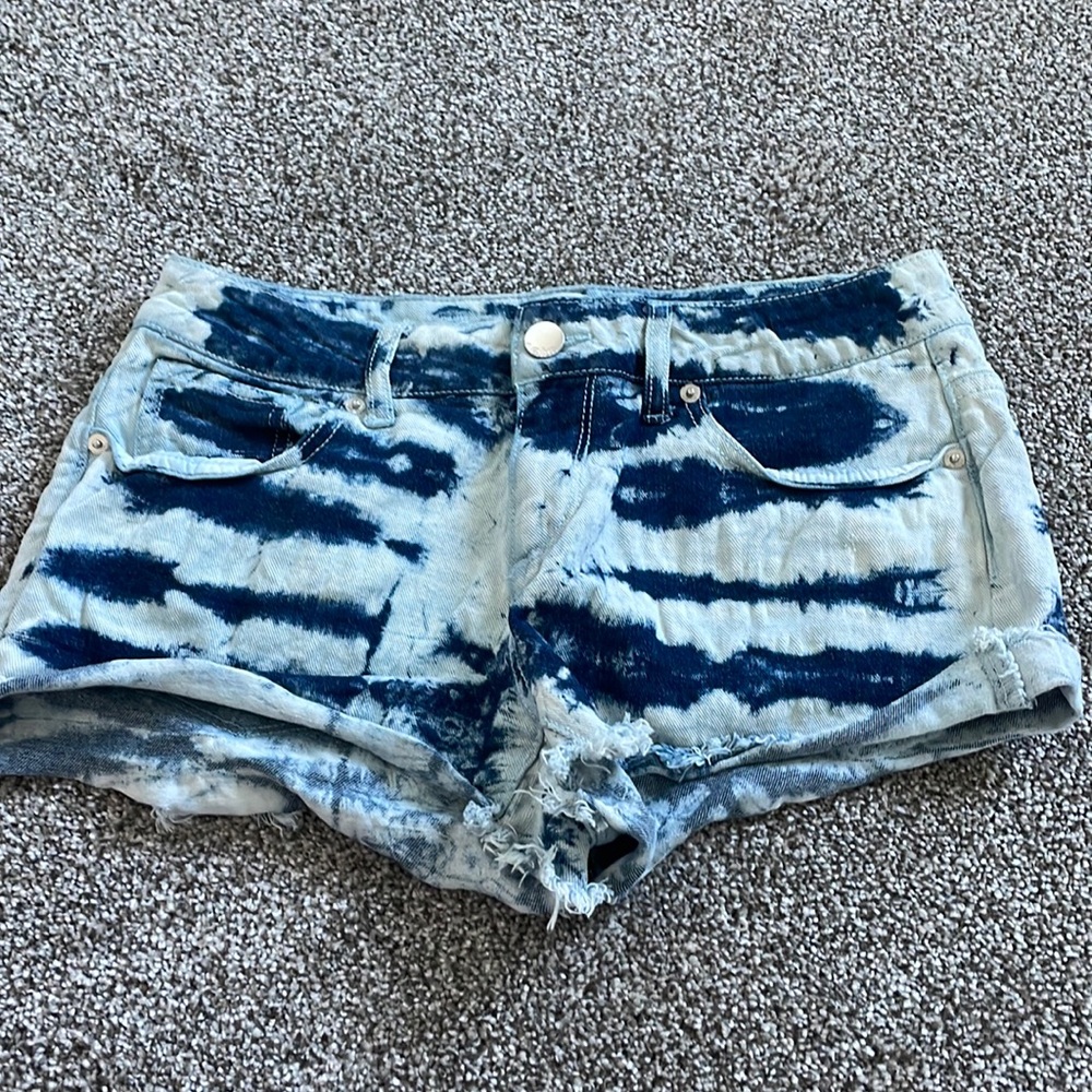 Dark blue and light blue size 11